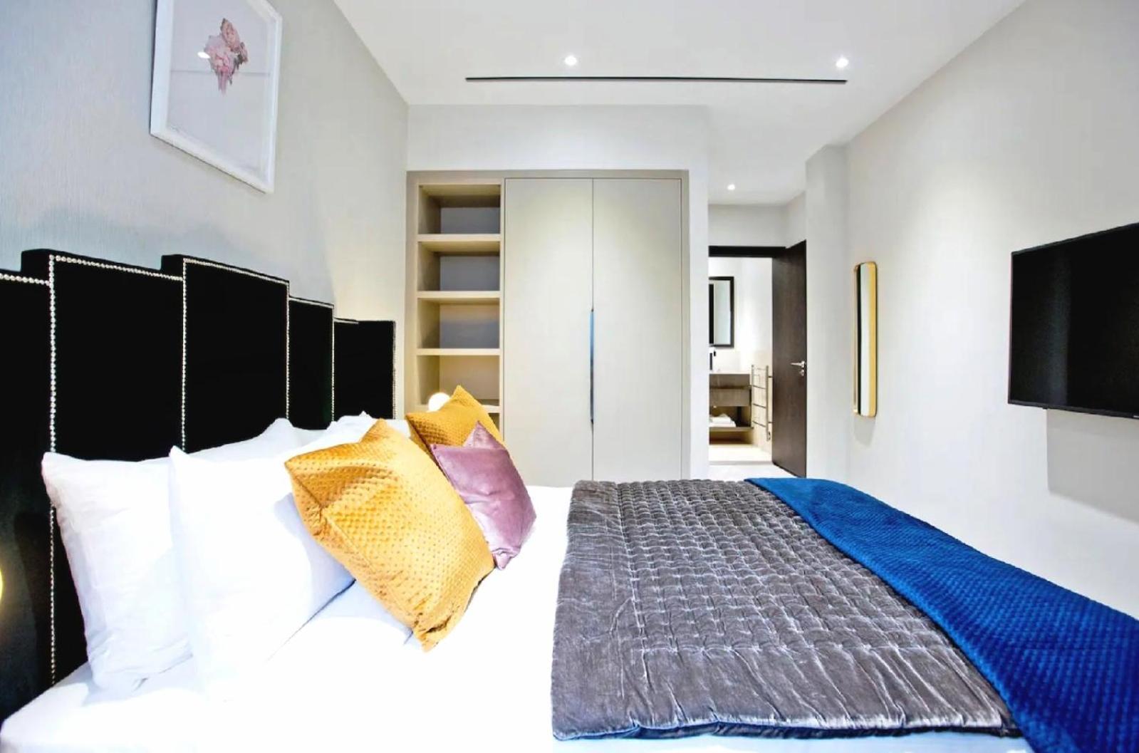 Apartment Donnaregina *