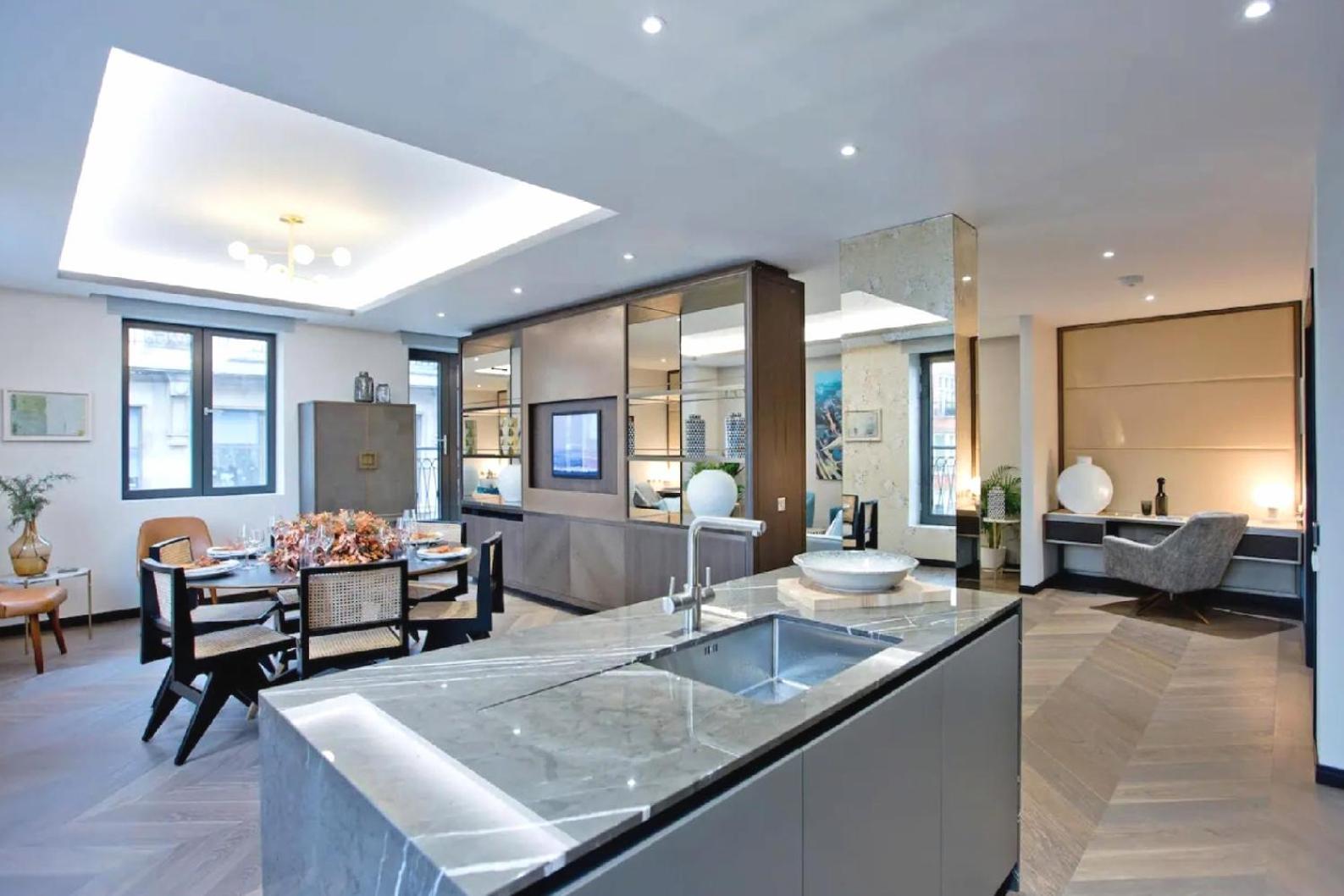 Apartment Donnaregina Naples
